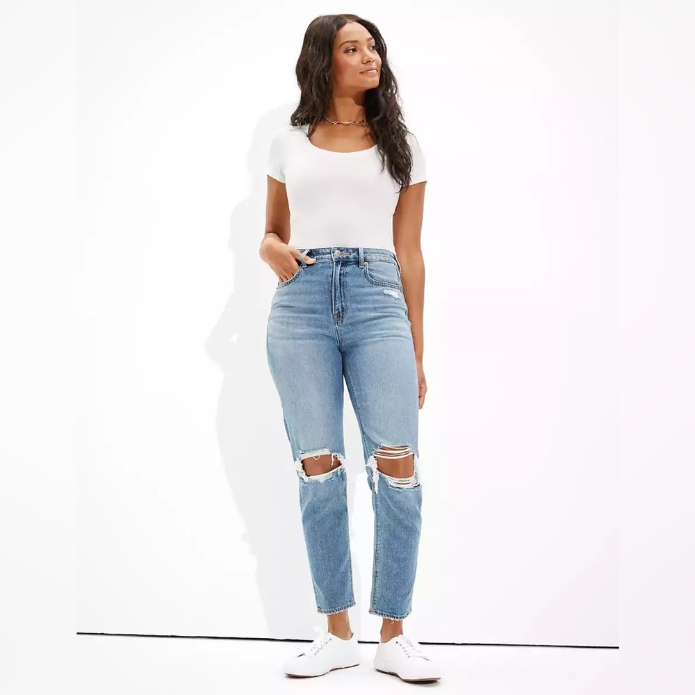 American Eagle Mom Jeans Size 8